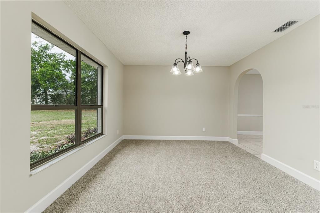 For Sale: $374,950 (3 beds, 2 baths, 1642 Square Feet)