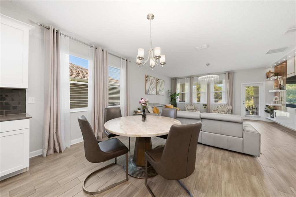 En Venta: $698,900 (5 camas, 4 baños, 3809 Pies cuadrados)