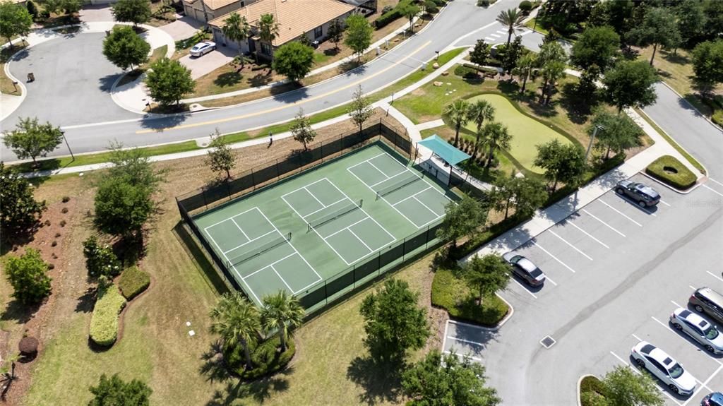 En Venta: $698,900 (5 camas, 4 baños, 3809 Pies cuadrados)