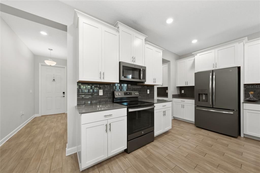En Venta: $698,900 (5 camas, 4 baños, 3809 Pies cuadrados)