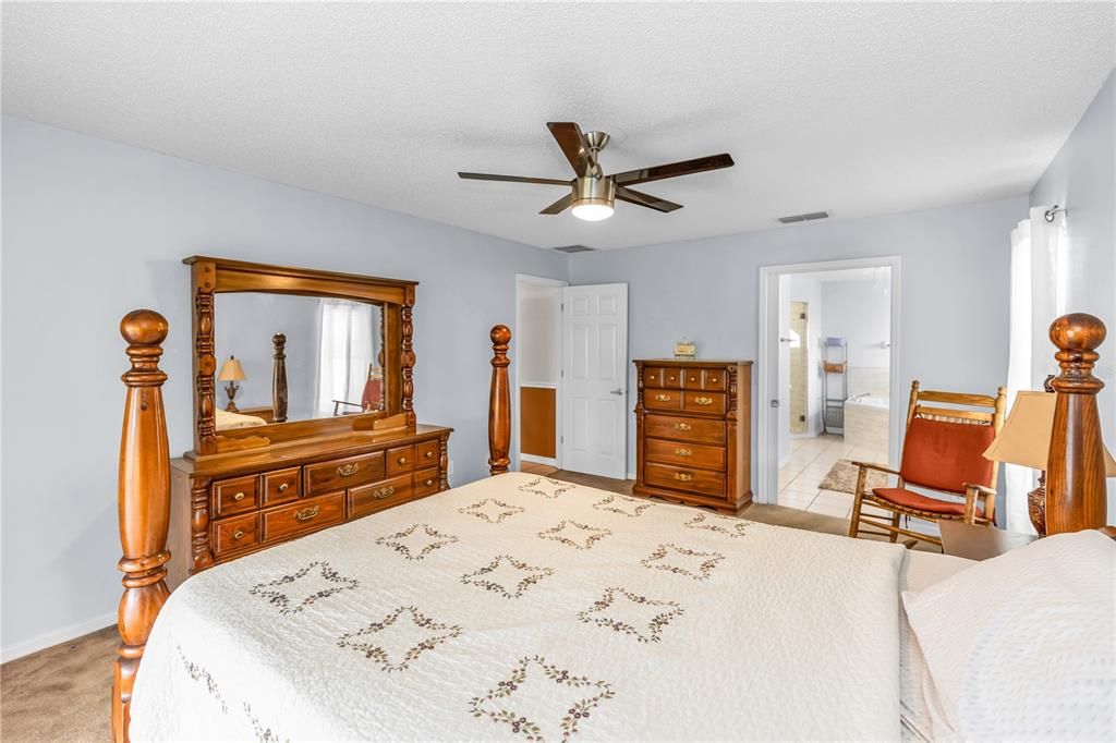 For Sale: $470,000 (4 beds, 2 baths, 2027 Square Feet)