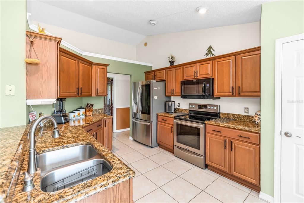 For Sale: $470,000 (4 beds, 2 baths, 2027 Square Feet)