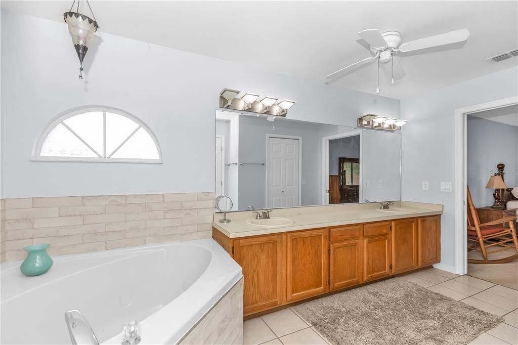 For Sale: $470,000 (4 beds, 2 baths, 2027 Square Feet)