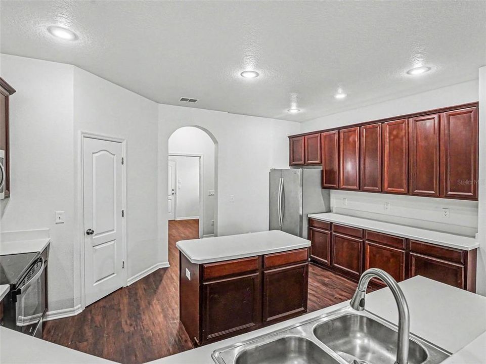 For Sale: $424,900 (3 beds, 2 baths, 2373 Square Feet)