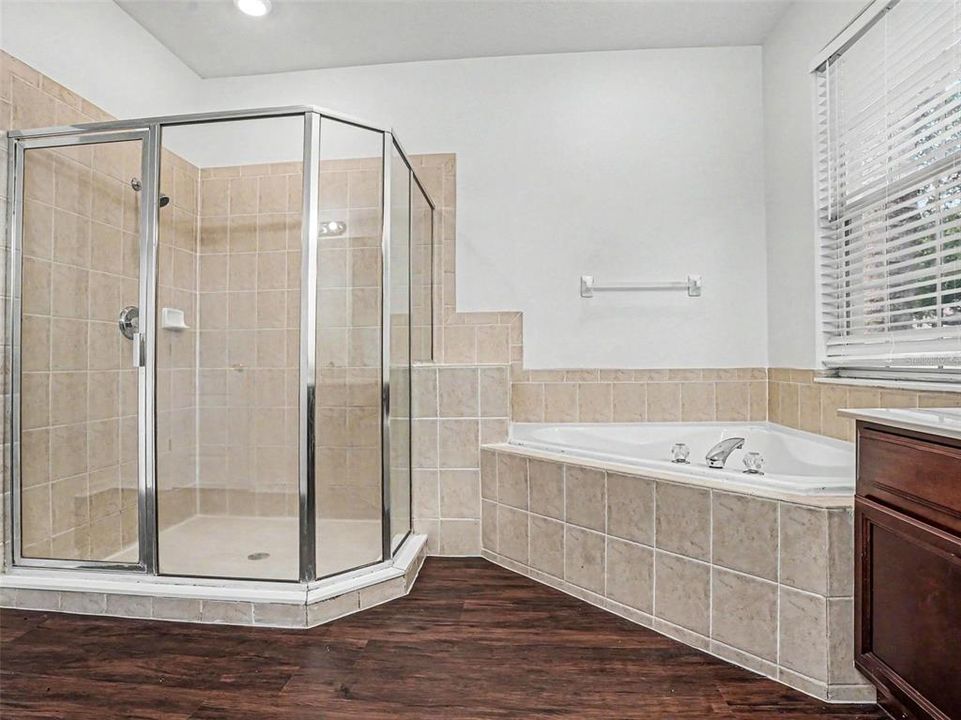 For Sale: $424,900 (3 beds, 2 baths, 2373 Square Feet)