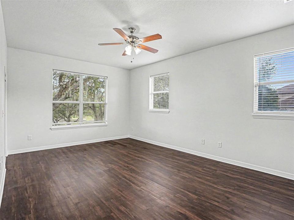For Sale: $424,900 (3 beds, 2 baths, 2373 Square Feet)