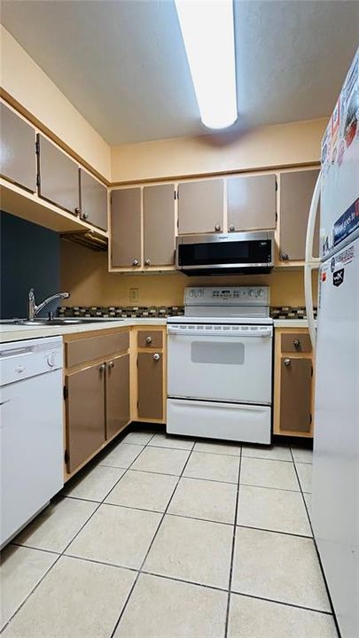 For Rent: $1,425 (2 beds, 2 baths, 1120 Square Feet)