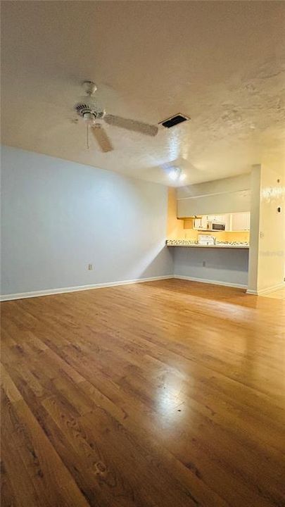 For Rent: $1,425 (2 beds, 2 baths, 1120 Square Feet)