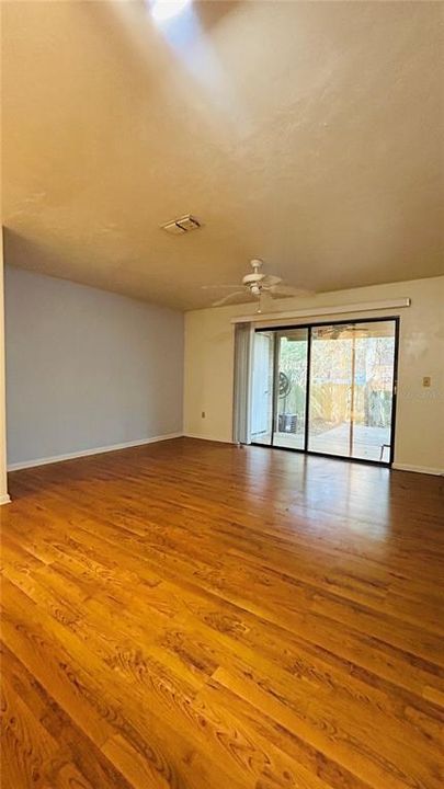 For Rent: $1,425 (2 beds, 2 baths, 1120 Square Feet)
