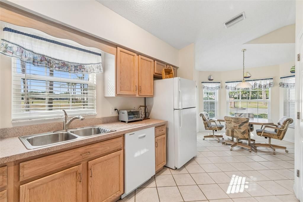 Activo con contrato: $275,000 (3 camas, 2 baños, 1556 Pies cuadrados)