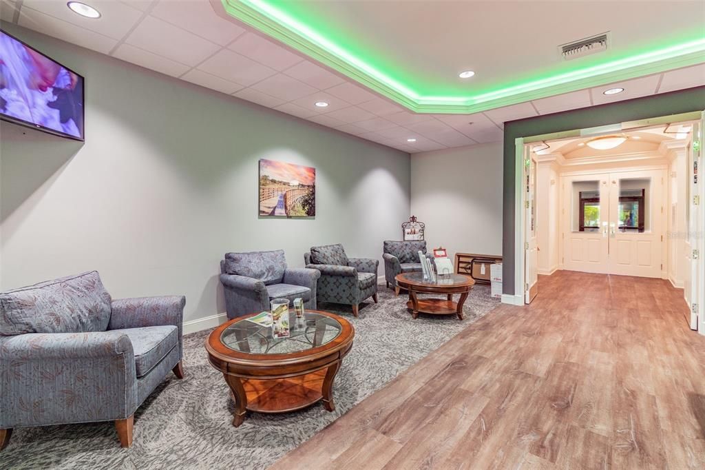 Activo con contrato: $275,000 (3 camas, 2 baños, 1556 Pies cuadrados)
