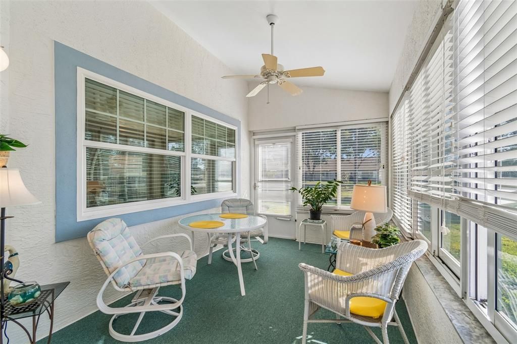 Activo con contrato: $275,000 (3 camas, 2 baños, 1556 Pies cuadrados)