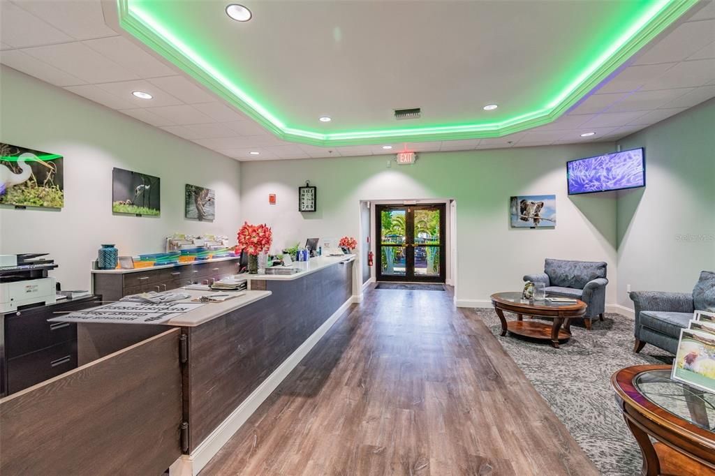 Activo con contrato: $275,000 (3 camas, 2 baños, 1556 Pies cuadrados)