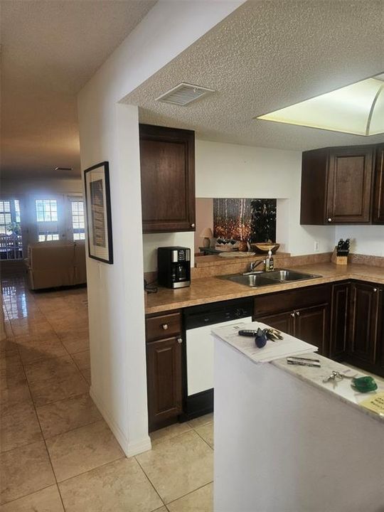 For Rent: $3,900 (2 beds, 2 baths, 1112 Square Feet)