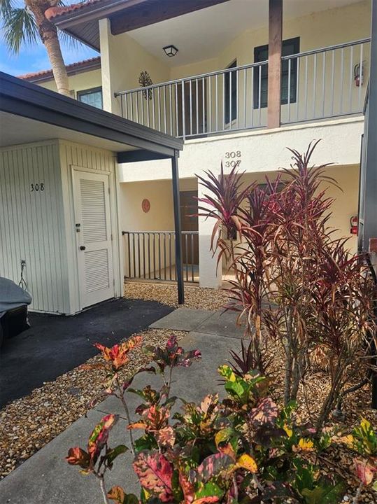 For Rent: $3,900 (2 beds, 2 baths, 1112 Square Feet)