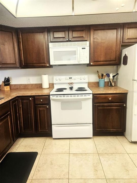 For Rent: $3,900 (2 beds, 2 baths, 1112 Square Feet)