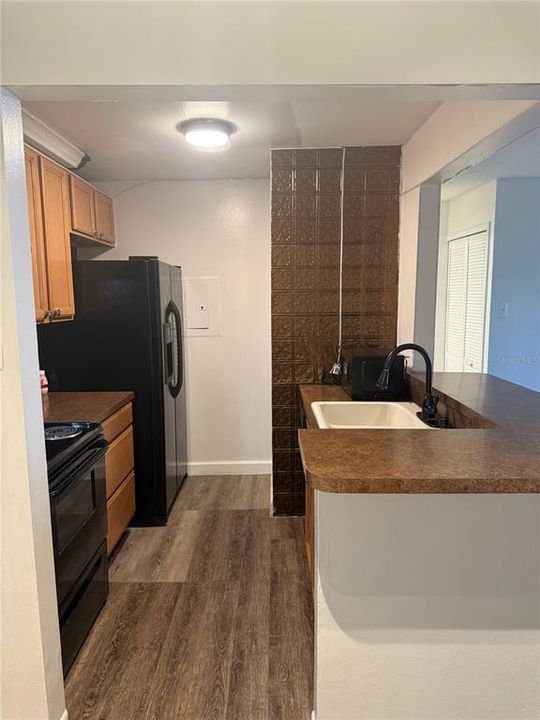 For Sale: $164,900 (2 beds, 2 baths, 910 Square Feet)