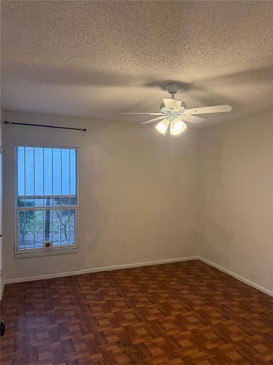 For Sale: $164,900 (2 beds, 2 baths, 910 Square Feet)