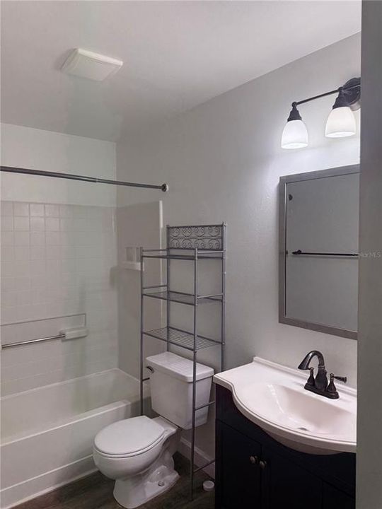 For Sale: $164,900 (2 beds, 2 baths, 910 Square Feet)