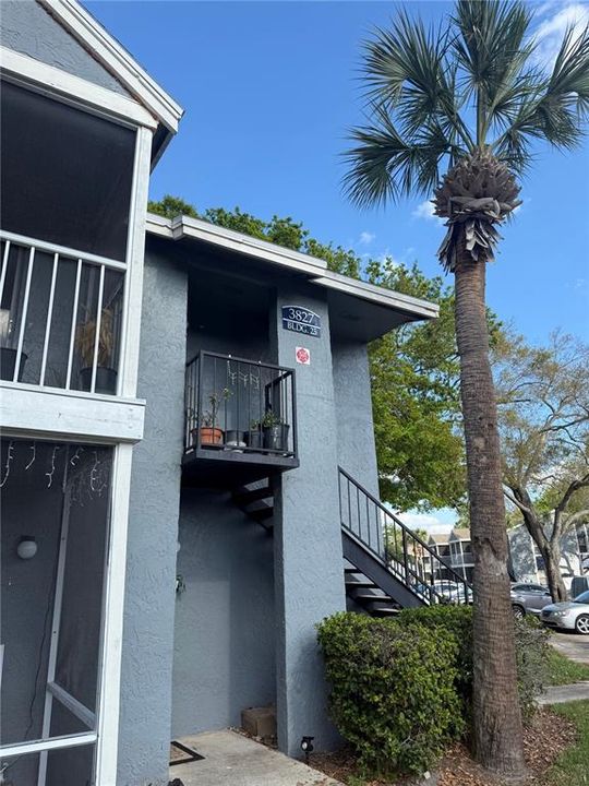 For Sale: $164,900 (2 beds, 2 baths, 910 Square Feet)