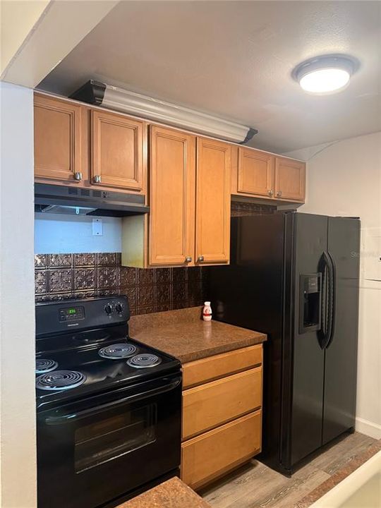 For Sale: $164,900 (2 beds, 2 baths, 910 Square Feet)