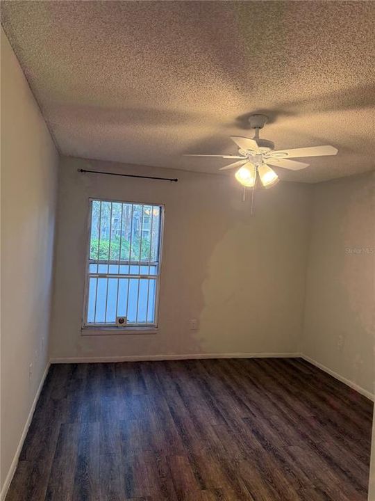 For Sale: $164,900 (2 beds, 2 baths, 910 Square Feet)