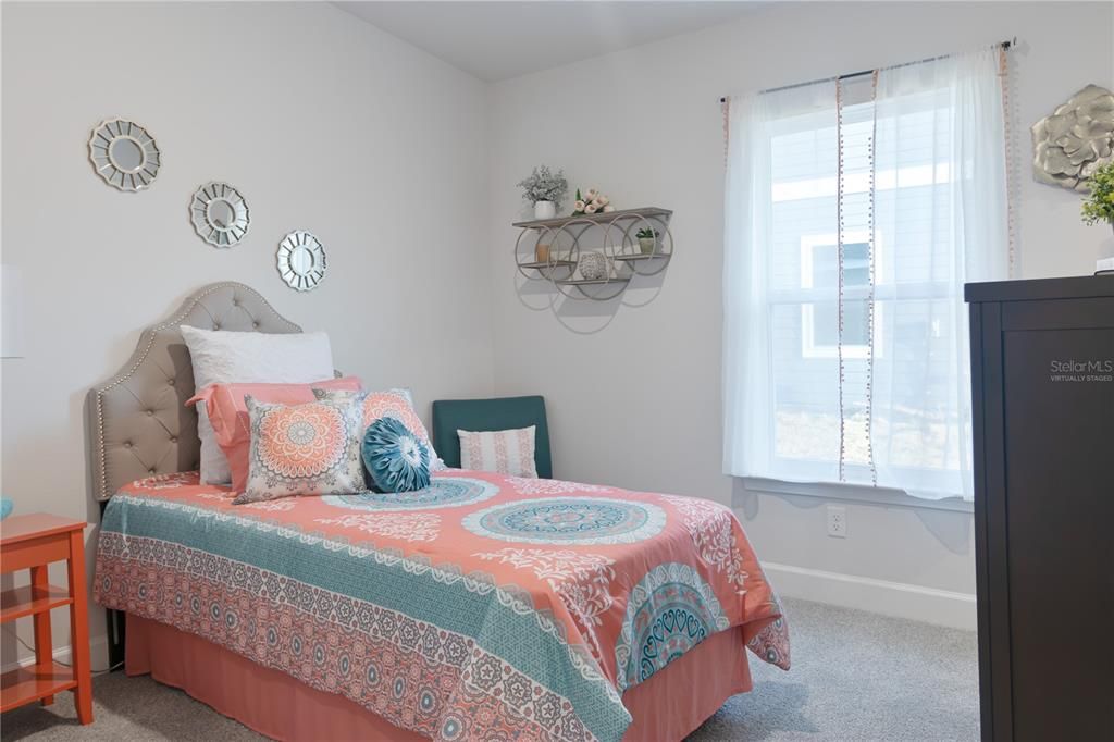 For Sale: $244,400 (3 beds, 2 baths, 1555 Square Feet)