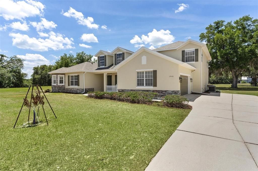 Active With Contract: $865,000 (5 beds, 4 baths, 3915 Square Feet)