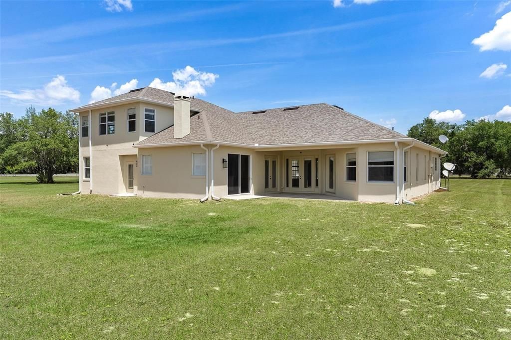 Active With Contract: $865,000 (5 beds, 4 baths, 3915 Square Feet)