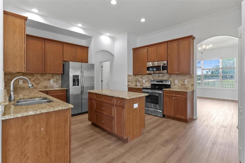 Active With Contract: $865,000 (5 beds, 4 baths, 3915 Square Feet)