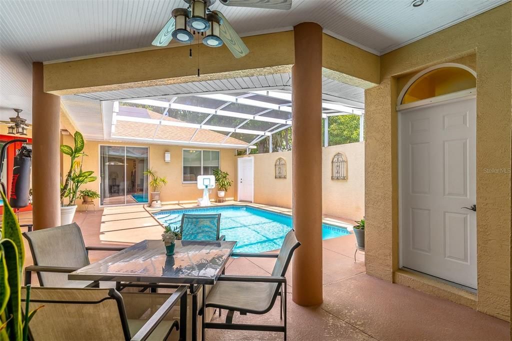 En Venta: $535,000 (4 camas, 3 baños, 2656 Pies cuadrados)