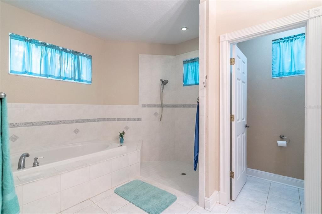 En Venta: $535,000 (4 camas, 3 baños, 2656 Pies cuadrados)