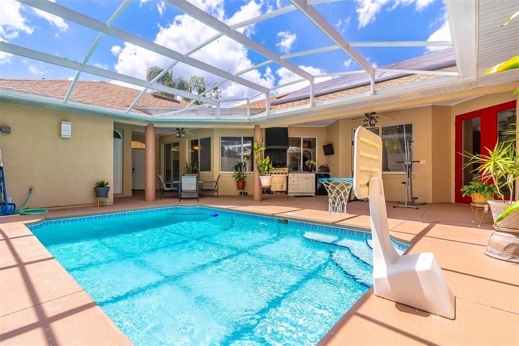 En Venta: $535,000 (4 camas, 3 baños, 2656 Pies cuadrados)