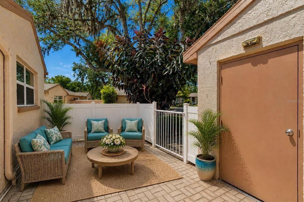 Active With Contract: $142,000 (2 beds, 2 baths, 1189 Square Feet)