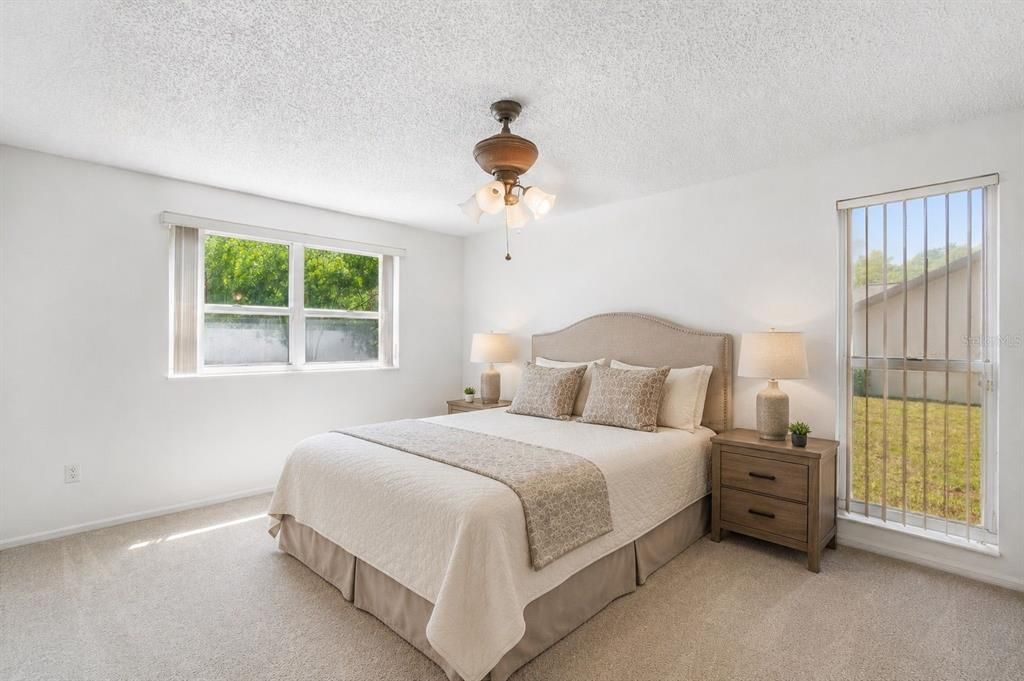 Active With Contract: $142,000 (2 beds, 2 baths, 1189 Square Feet)