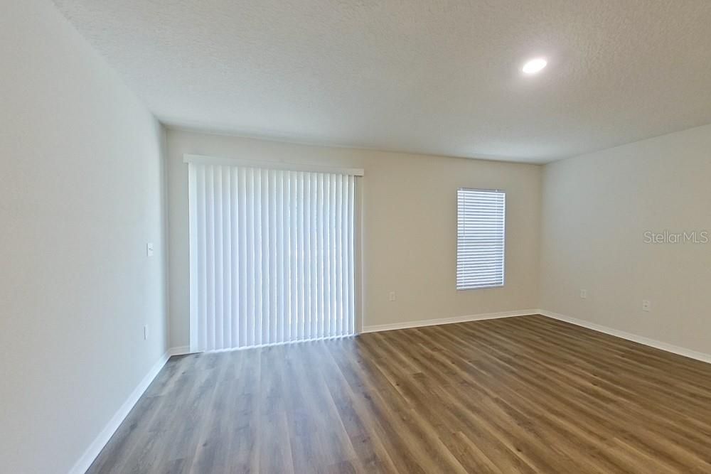 For Rent: $1,815 (4 beds, 2 baths, 1449 Square Feet)