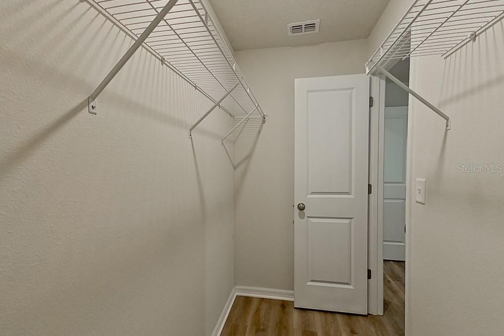 For Rent: $1,815 (4 beds, 2 baths, 1449 Square Feet)