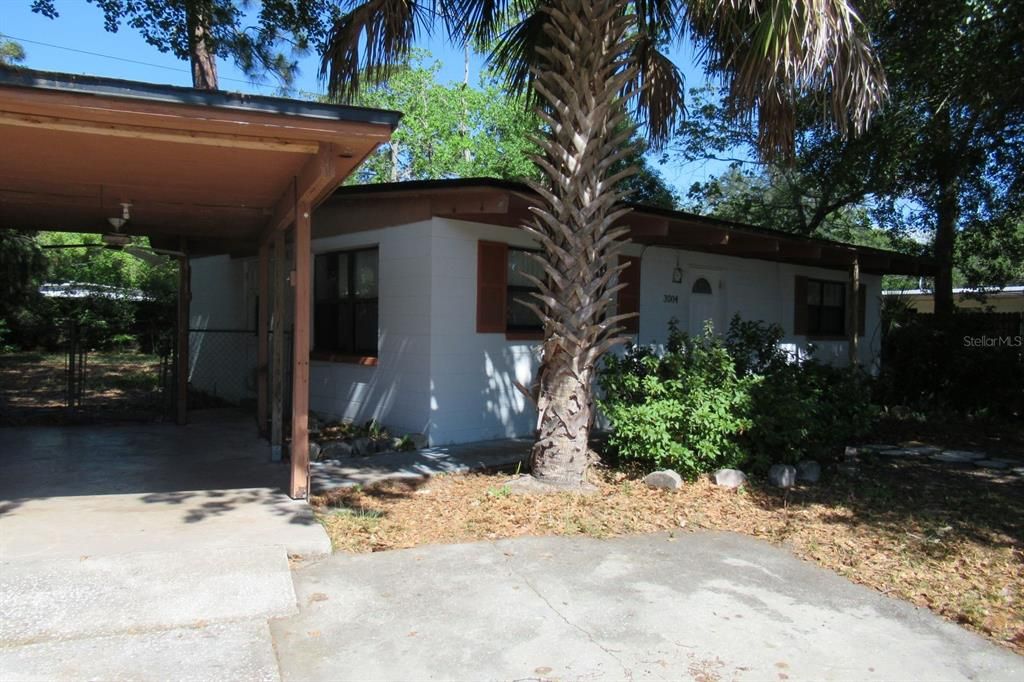 Active With Contract: $112,500 (2 beds, 1 baths, 900 Square Feet)