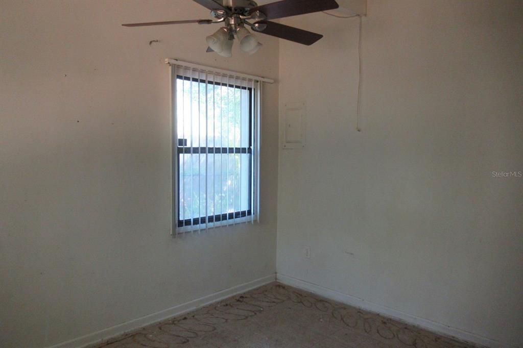 Active With Contract: $112,500 (2 beds, 1 baths, 900 Square Feet)