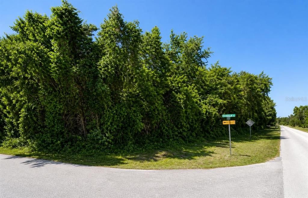 Под контрактом: $28,000 (0.38 acres)