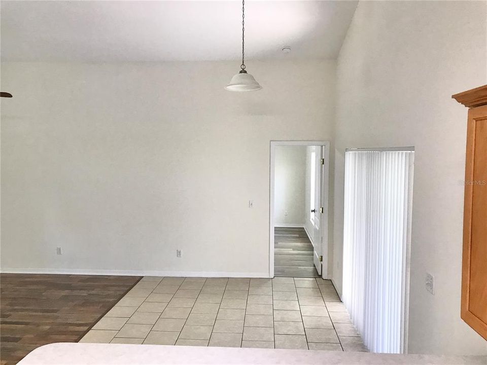В аренду: $1,950 (3 спален, 2 ванн, 1272 Квадратных фут)