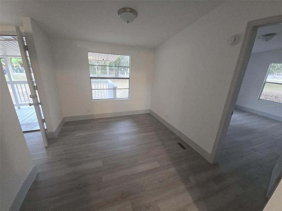 Activo con contrato: $299,000 (4 camas, 2 baños, 1456 Pies cuadrados)