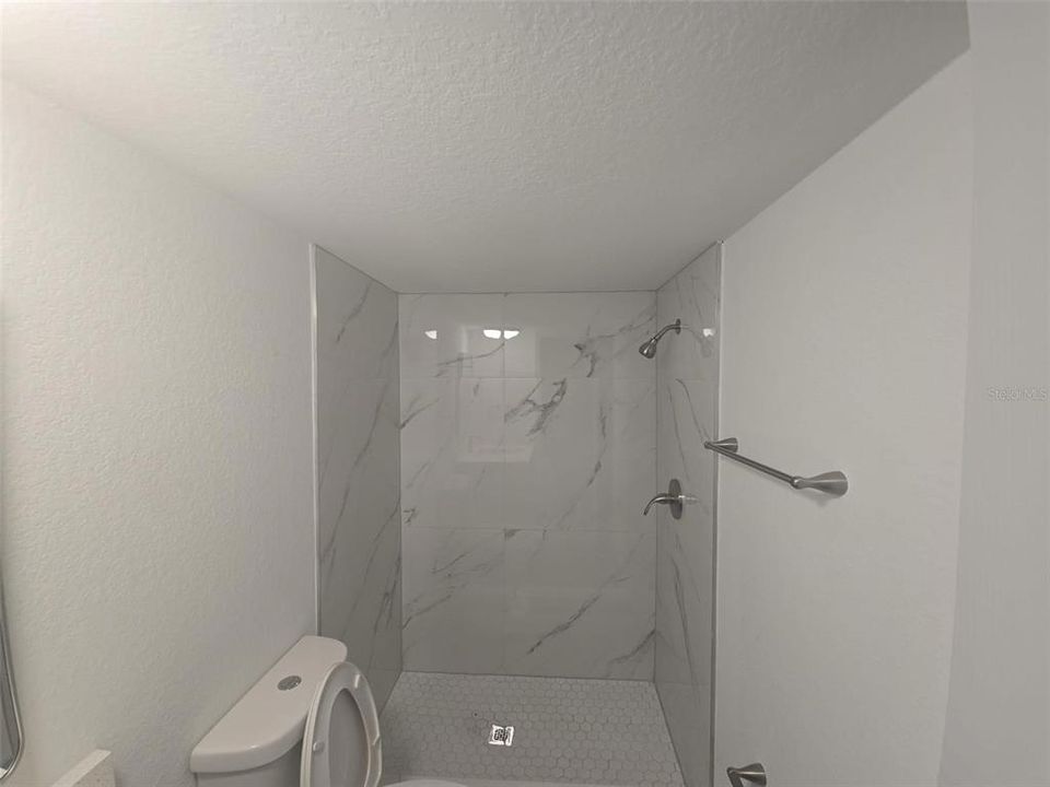 Activo con contrato: $299,000 (4 camas, 2 baños, 1456 Pies cuadrados)