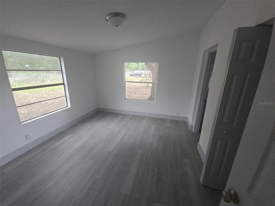 Activo con contrato: $299,000 (4 camas, 2 baños, 1456 Pies cuadrados)