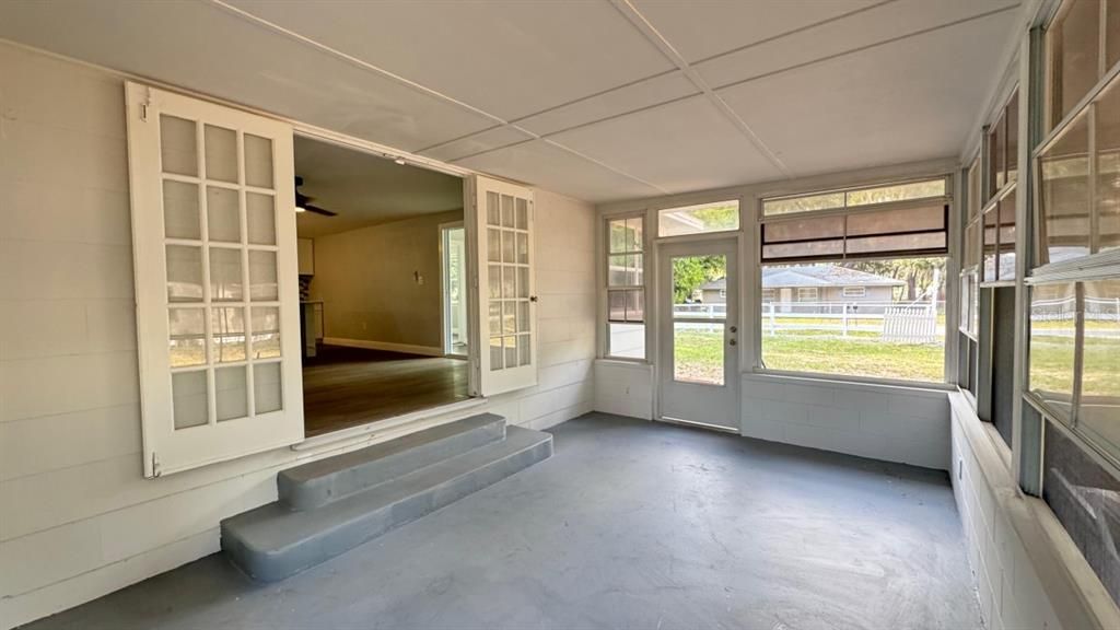 For Sale: $162,000 (2 beds, 2 baths, 820 Square Feet)