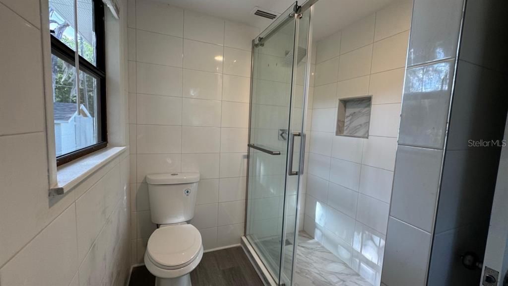 For Sale: $162,000 (2 beds, 2 baths, 820 Square Feet)