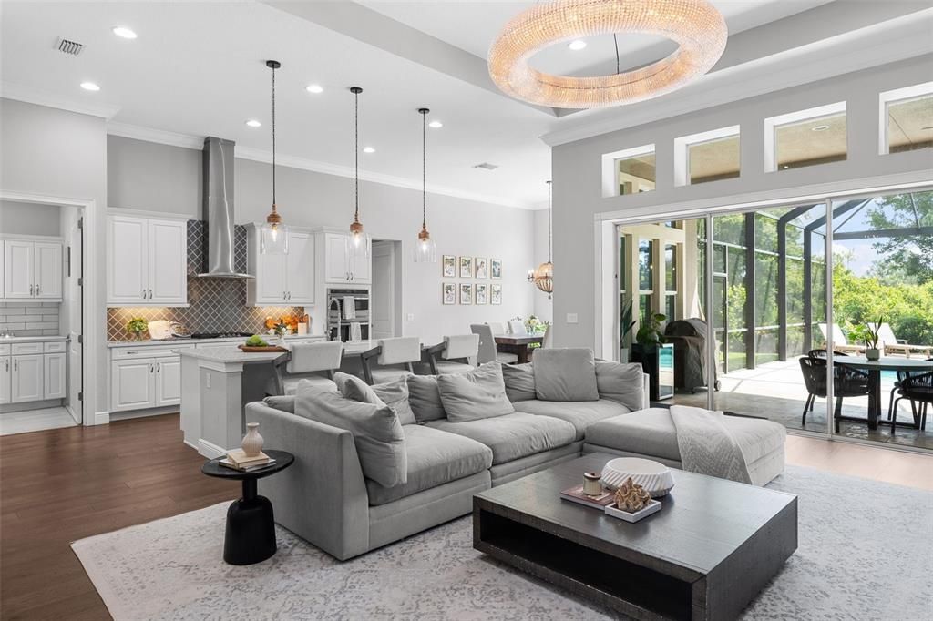 Activo con contrato: $825,000 (4 camas, 3 baños, 2641 Pies cuadrados)