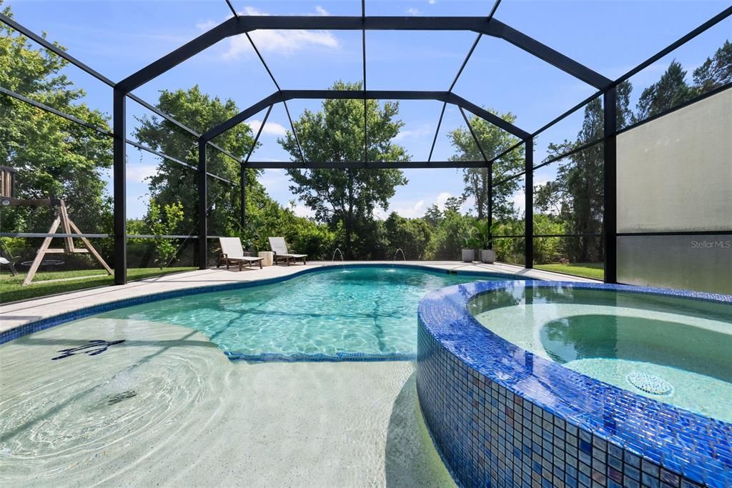 Activo con contrato: $825,000 (4 camas, 3 baños, 2641 Pies cuadrados)