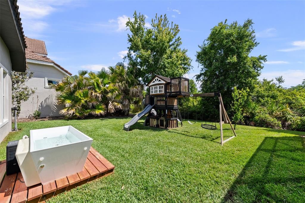 Activo con contrato: $825,000 (4 camas, 3 baños, 2641 Pies cuadrados)