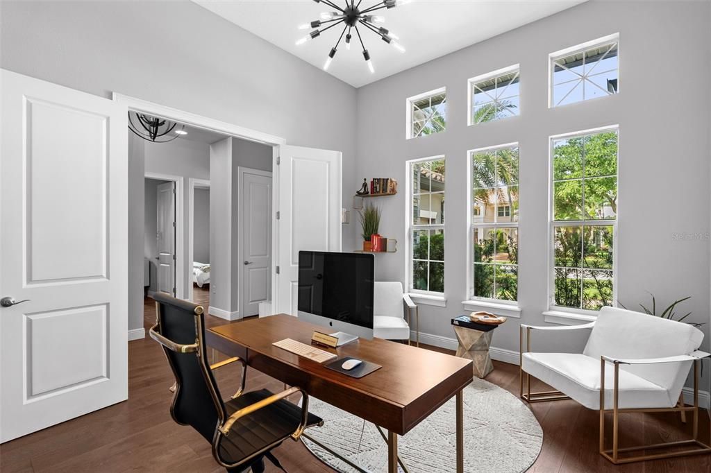 Activo con contrato: $825,000 (4 camas, 3 baños, 2641 Pies cuadrados)